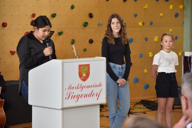 Kinder aller Schultypen stellten die unterschiedlichen Bildungsinstitutionen vor.  | Foto: Stefan Schneider