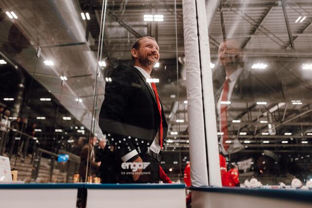 Ob als U18-Nationalteam-Coach oder als sportlicher Leiter bei den Graz 99ers: Philipp Pinter setzt auf einen direkten Draht zu den "Eishacklern".  | Foto: GEPA