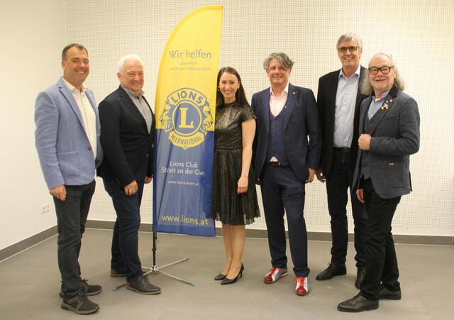 Lions-Vorstandsmitglieder Werner Glanzer, Erich Dörflinger, Markus Moser, Karl Pugganig, Karlheinz Thaller und die Humoristin Lydia Prenner-Kasper | Foto: Peter Pugganig