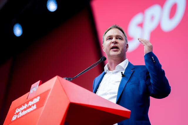 Bundesparteichef Andreas Babler wird ebenfalls beim Wiener Landesparteitag zu Gast sein und das Wort an die Delegierten richten. | Foto: GEORG HOCHMUTH / APA / picturedesk.com