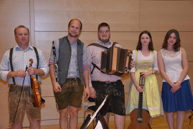 Audit of Art-Leistungsabzeichne in Gold-für Paul Riegler, auf der Steirischen Harmonika, Bad Kreuzen. | Foto: Robert Zinterhof