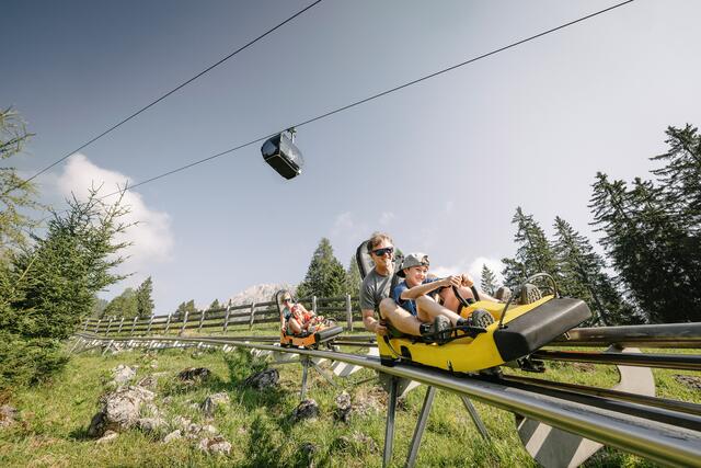 Die längste Alpen-Achterbahn der Welt in Hoch-Imst hat wieder Saison und lädt ab 1. Mai groß und klein zur rasanten Talfahrt ein. | Foto: Imster Bergbahnen
