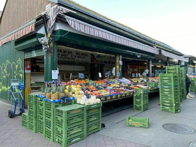 Spargel kaufen kann man etwa am Naschmarkt – und das dienstags bis freitags, wenn alle Stände geöffnet haben. | Foto: Barbara Schuster