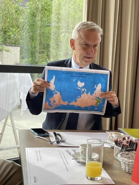 Die Weltkarte einmal anders rum ... So klein ist die EU auf der Landkarte. Nur drei Prozent macht die EU von der Landfläche her aus. Kanada ist nach Russland das zweitgrößte Land, nämlich so groß wie die ganze Europäische Union. | Foto: Susanne Veronik