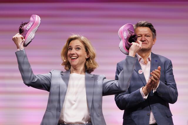Sie bedankte sich in ihrer Rede "jeder und jedem Einzelnen für das große Vertrauen".  | Foto: ERWIN SCHERIAU / APA / picturedesk.com