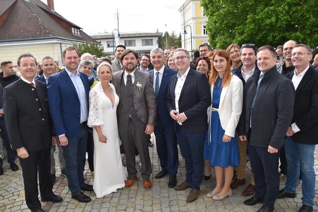 Auch Freunde aus Politik und Wirtschaft gratulierten Hans und Judith Unger zur Hochzeit. | Foto: Michael Strini