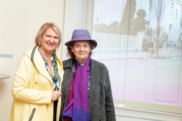 Vizebürgermeisterin Helga Krismer unterstützt den Vorstoß von Gerlinde Brendinger zur Teilnahme der Stadt Baden an "Hunger auf Kunst und Kultur". Im Bild sieht man sie mit Bürgerin Eveline März beim Besuch des Kaiserhauses, das auch Partner der Aktion werden soll, wenn es nach Krismer und Brendinger geht. | Foto: privat