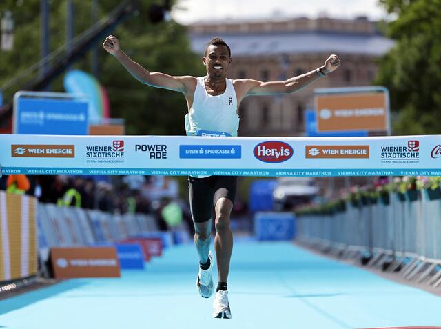 Es war der erste äthiopische Herren-Sieg beim Wien-Marathon seit 2015. | Foto:  Lisa Leutner / REUTERS / picturedesk.com