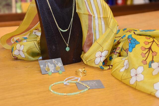 Schmuck und Seienschals. | Foto: Preineder
