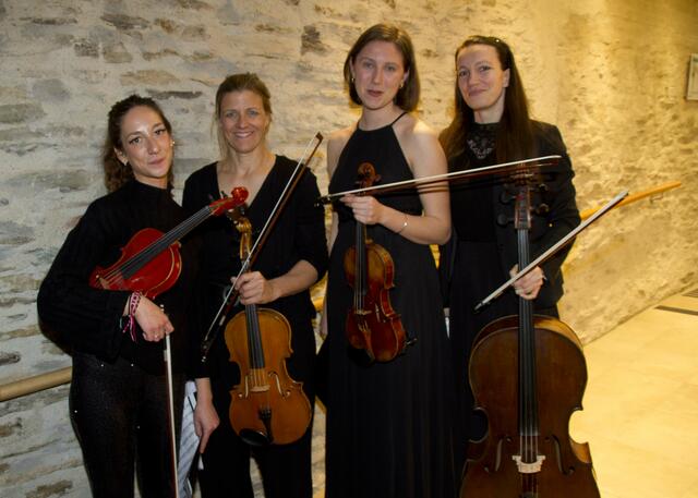 Mit Kammermusik begrüßte das Streichquartett der Joseph Haydn Privathochschule Burgenland die Konzertbesucher auf Burg Schlaining.