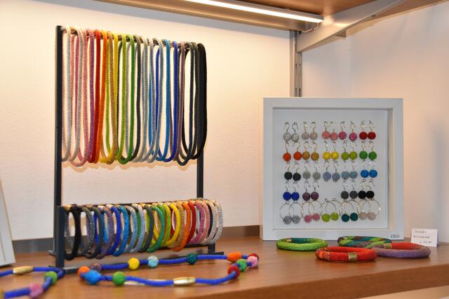 Schmuck aus dem Fairen Handel. | Foto: Preineder