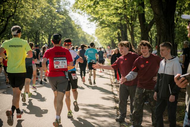 42.600 Läuferinnen und Läufer aus mehr als 125 Ländern haben an einem der Bewerbe des 41. Vienna City Marathon teilgenommen. | Foto: VCM/Jenia Symonds