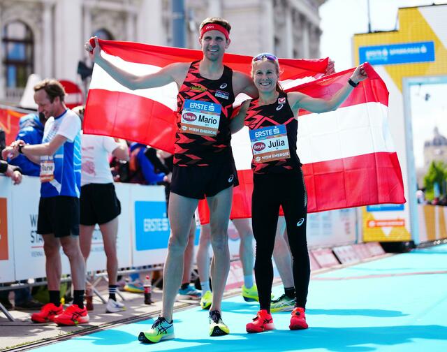 Mario Bauernfeind und Julia Mayer wurden 2024 beste Österreicher beim Vienna City Marathon. | Foto:  EVA MANHART / APA / picturedesk.com