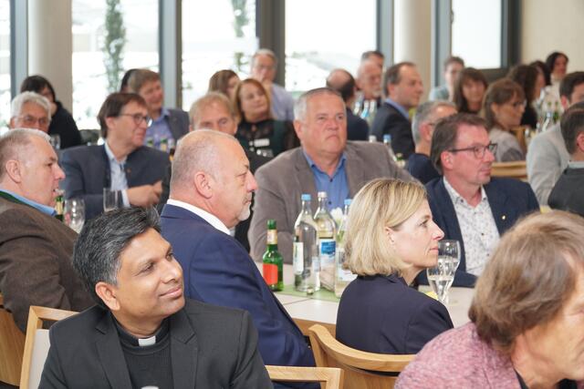 Viele interessierte Besucher waren zum Festakt am Vormittag gekommen. | Foto: Reichel