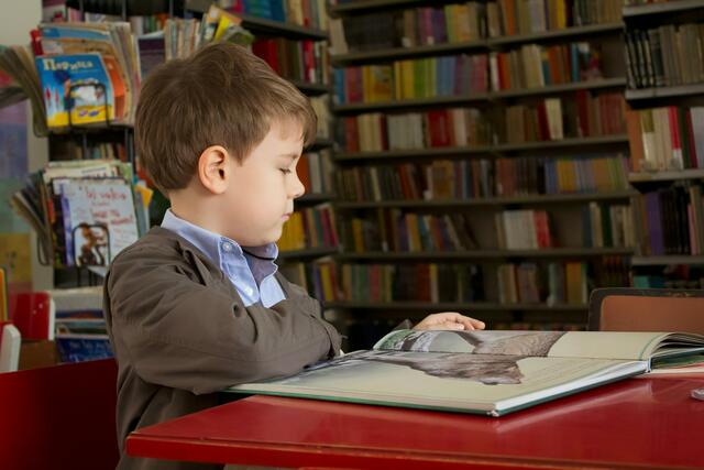 28.675 Schülerinnen und Schüler im laufenden Schuljahr 2023/2024: Ist die Muttersprache nicht Deutsch, kann es zu Problemen im Unterricht kommen. | Foto: Anita Jankovic/Unsplash