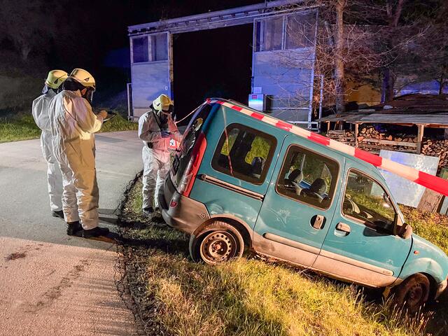 Einsatzkräfte führten eine koordinierte Rettungsaktion durch. | Foto: BFKDO Spittal/Drau - ÖA Team