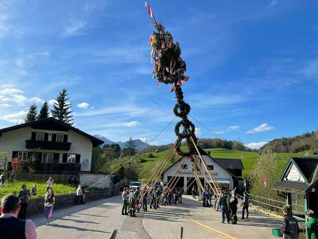 In Perneck wird es auch heuer wieder die Maibaum-Tradition gegben. | Foto: ff-badischl.at