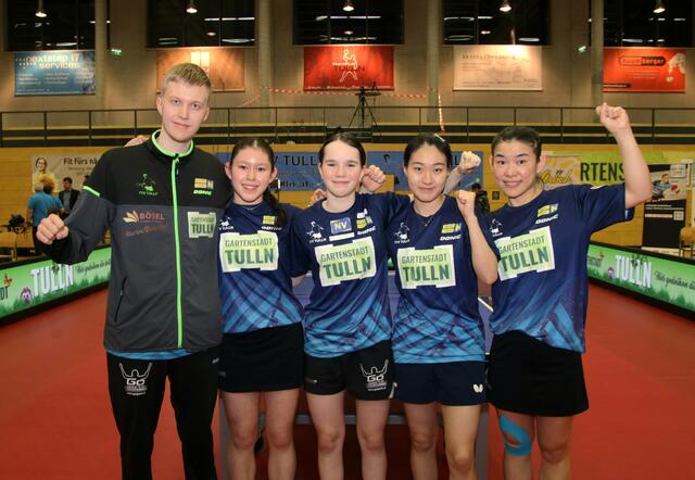 Andreas Hammerschmid, Celina Panholzer, Nina Skerbinz, Choi Haeeun und Liau Yuan. | Foto: Christian Nowotny