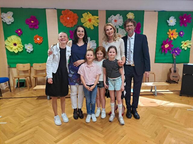 Nach dem Konzert durfte natürlich ein Foto mit Opernstar Eva Lind nicht fehlen.  | Foto: ASO