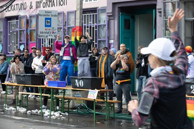 Die Türkis Rosa Lila Villa und ihre Partner engagierten sich für eine stärkere Beteiligung der LGBTQIA*-Community in Sportvereinen und bei Spielaktivitäten in Österreich. | Foto: Türkis Rosa Lila Villa TIPP