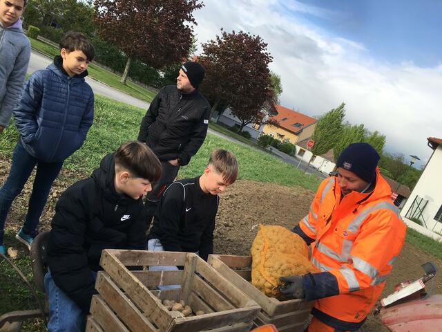 Die Kinder waren ebenfalls begeistert bei der Sache.  | Foto: Andrea Uhl