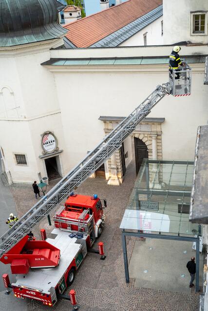 Einsatz von der Drehleiter zur Personenrettung. | Foto: FF Spittal/Drau