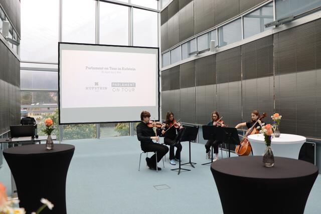Ein Quartett der Musikschule Kufstein umrahmte die Eröffnung. | Foto: Nimpf