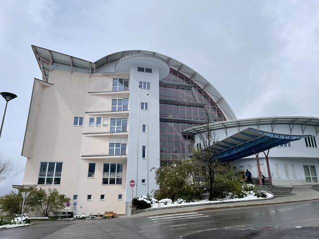 Das Kind wurde zuerst ins Krankenhaus Reutte gebracht und von hier in die Klinik Innsbruck geflogen. | Foto: Reichel