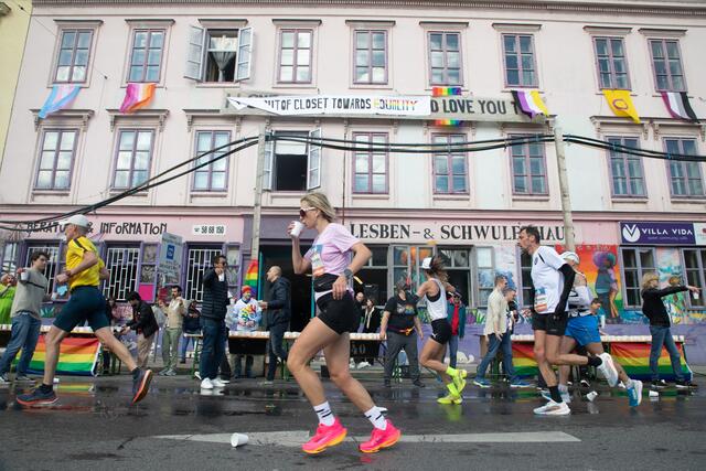 Foto: Türkis Rosa Lila Villa TIPP