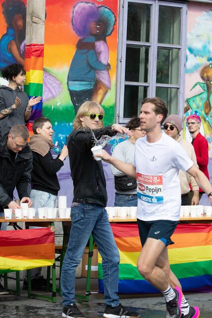 Foto: Türkis Rosa Lila Villa TIPP