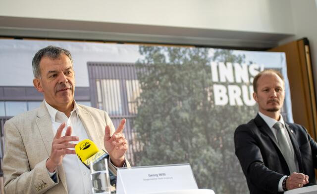 Das Duell um den Bürgermeistersessel: Goerg Willi gegen Johannes Anzengruber. | Foto: Zeitungsfoto.at