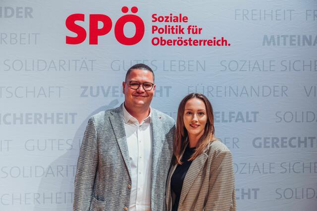 SPÖ-Bezirksparteivorsitzender Thomas Antlinger, Landesvorsitzende der Jungen Generation Katharina Sperz aus Peuerbach. | Foto: MecGreenie