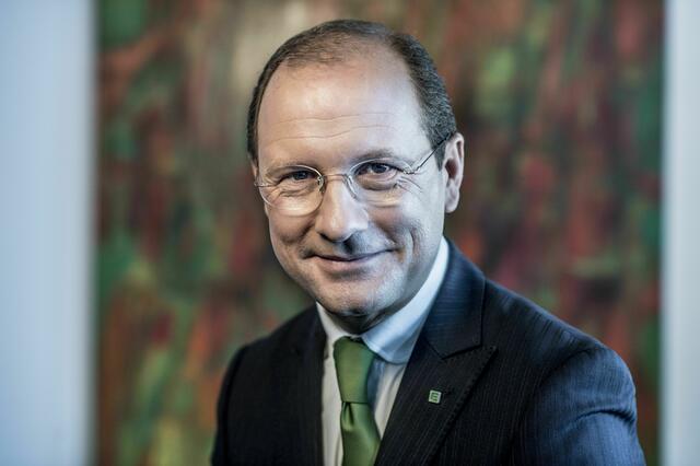 Ein gutes Buch darf es auch stets für Urs Harnik-Lauris sein. | Foto: Energie Steiermark