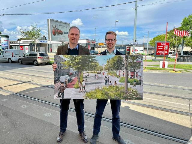 Leopoldstädter Bezirksvize Bernhard Seitz (Grüne) und Grünen-Planungssprecher Kilian Stark (v.l.) präsentieren ihre Ideen für den sogenannten Taborplatz. | Foto: Grüne Wien