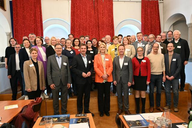 Anlässlich des Welterbetages am 18. April wurde von den Obleuten der Eisenstraße in Niederösterreich, Oberösterreich und der Steiermark beschlossen, einen Förderverein für eine Bewerbung um Anerkennung als UNESCO Welterbe zu gründen.  | Foto: Österreichische Eisenstraße