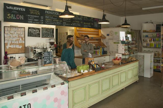 Ob Mittagsmenü oder ein Café zwischendurch – beim Salon im Park ist für jeden und jede etwas dabei. | Foto: Wolfgang Unger