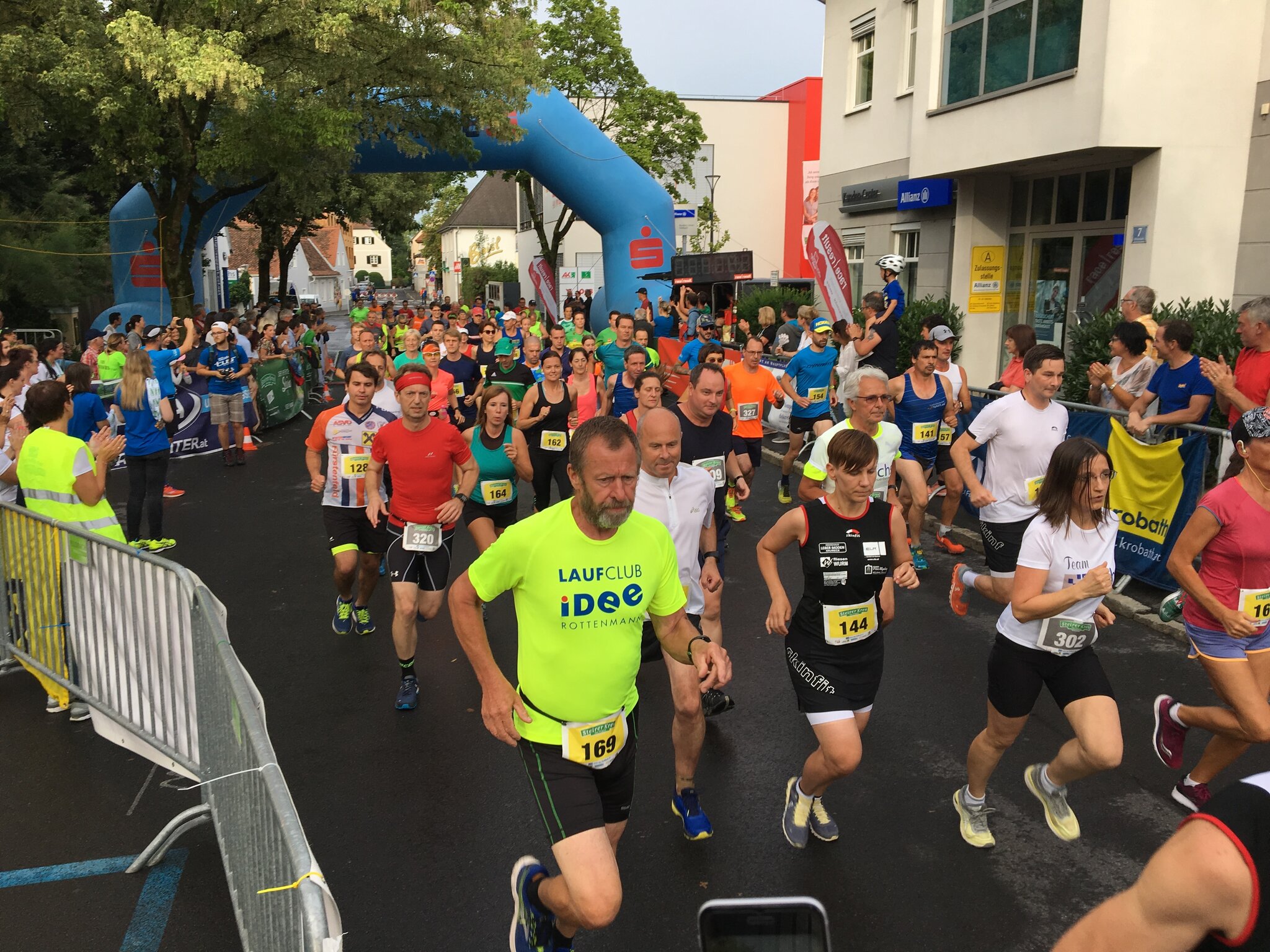 Sonnwendlauf: Lauffans fiebern Sonnwende in Feldbach entgegen ...