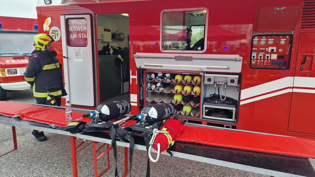 Es wurde mit schwerem Atemschutz gearbeitet. | Foto: BFKDO Tulln
