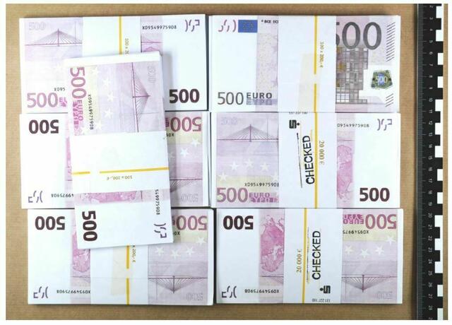 Dabei wird zumeist beabsichtigt, Luxusgüter wie Uhren oder Gold zu erwerben. Die Rahmengeschäfte mit den späteren Opfern dienen dann nur als Vorwand, um die Glaubwürdigkeit zu untermauern und Vertrauen zu gewinnen. (Symbolfoto) | Foto: LPD Wien