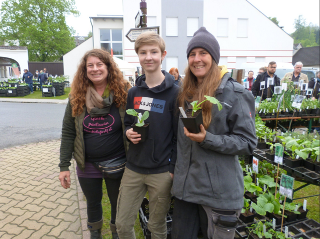 Jungpflanzen und Bio-Genuss beim ersten Bio-Markt des Jahres in Langeck. | Foto: BIO AUSTRIA Burgenland
