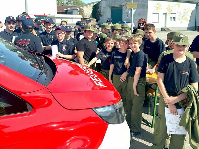 Knapp 300 Jugendliche aus dem Bezirk traten zum Bewerb um das Wissenstestabzeichen der Stufen 1 bis 6 in Wallern an. | Foto: BFKDO Neusiedl am See