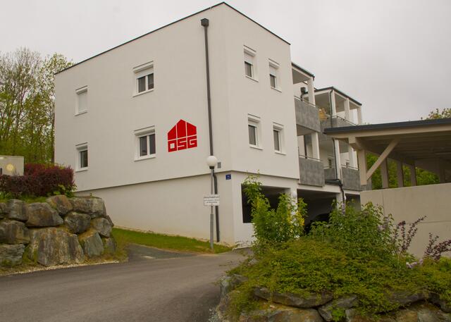 OSG-baut in allen Ortsteilen Wohnungen, Bugalows und Reihenhäuser. In Stadtschlaining wurden vor wenigen Monaten die Burgblick-Wohnungen übergeben. In Altschlaining werden derzeit 7 Bungalows fertiggestellt.