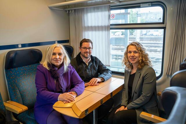 OÖVP-Spitzenkandidatin Angelika Winzig, Landesgeschäftsführer Florian Hiegelsberger und Johanna Jachs, Abgeordnete zum Nationalrat (v.l.n.r).  | Foto: OÖVP