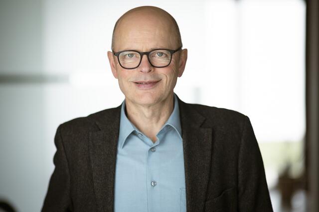 Raimund Edlinger arbeitet an der Kartografierung der Erdställe. | Foto: FH OÖ