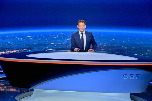 "ZIB 2"-Anchor Martin Thür ist erstmals Gastgeber der ORF-"Sommergespräche". | Foto: ORF/Thomas Ramstorfer