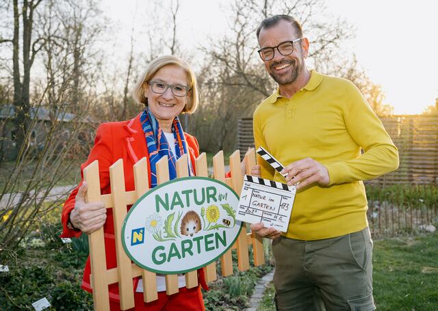 Landeshauptfrau Johanna Mikl-Leitner und der aus Radio und Fernsehen bekannte Biogärtner Karl Ploberger freuen sich auf zahlreiche Besucherinnen und Besucher bei der „Natur im Garten“ Markttour. | Foto: NLK
