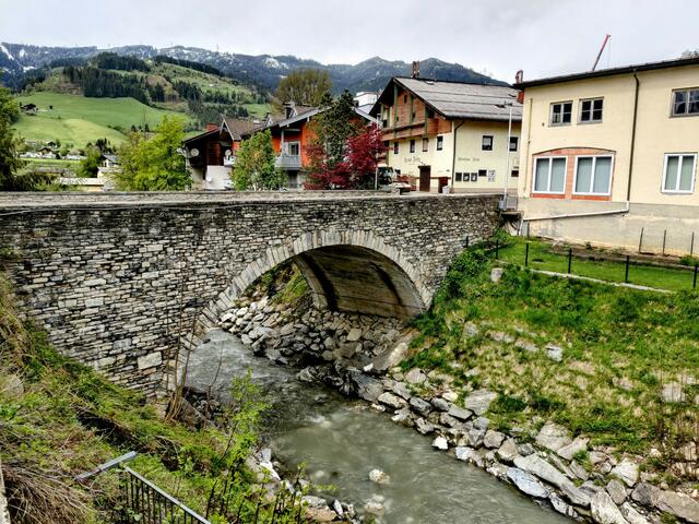 Diese Brücke heißt nun "Theresia und Alois Buder"-Brücke. | Foto: Orte des Gedenkens/Stefanie Ruep