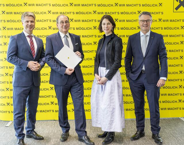 Präsentierten die steirischen Raiffeisen-Ergebnisse (v.l.): Vorstandsdirektor Florian Stryeck, Generaldirektor Martin Schaller, Vorstandsdirektorin Ariane Pfleger und Vorstandsdirektor Rainer Stelzer | Foto: photoworkers