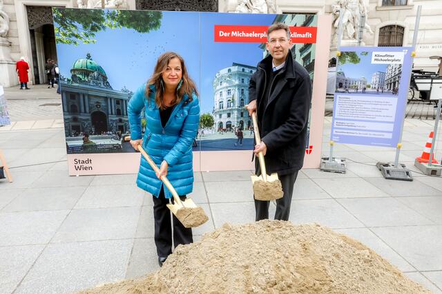 Ulli Sima (Planungsstadträtin, SPÖ) und Markus Figl (Bezirkschef, ÖVP) beim Spatenstich am 22. April. | Foto: Stadt Wien/Christian Fürthner