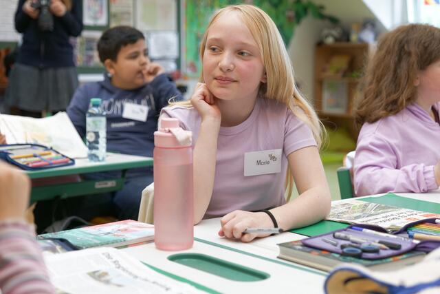 Auch Marie ist begeistert von MeinSchulBezirk. | Foto: Maximilian Spitzauer/RMW
